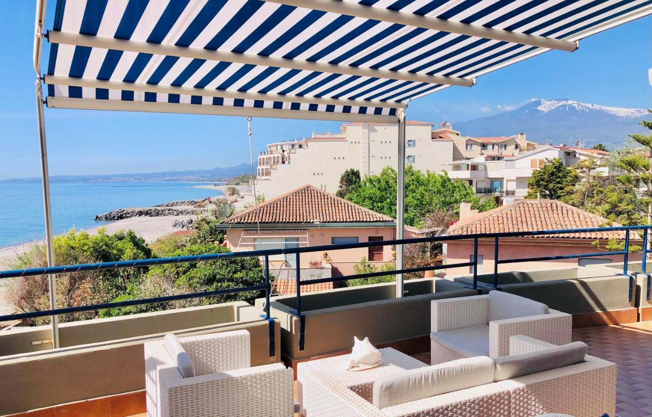 The Dream - Seafront Loft Apartment Giardini Naxos Exterior photo